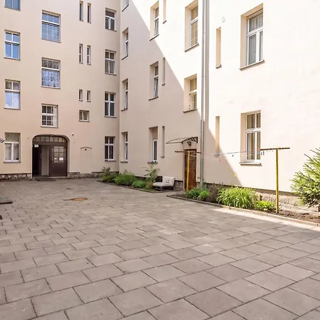 Modern For Couples Centre Of By Renters Διαμέρισμα Πόζναν